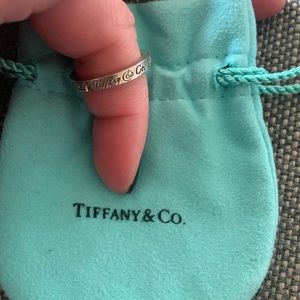 Tiffany & Co. Ring New York Address 5th Avenue "NOTES" Script Narrow Silver Band